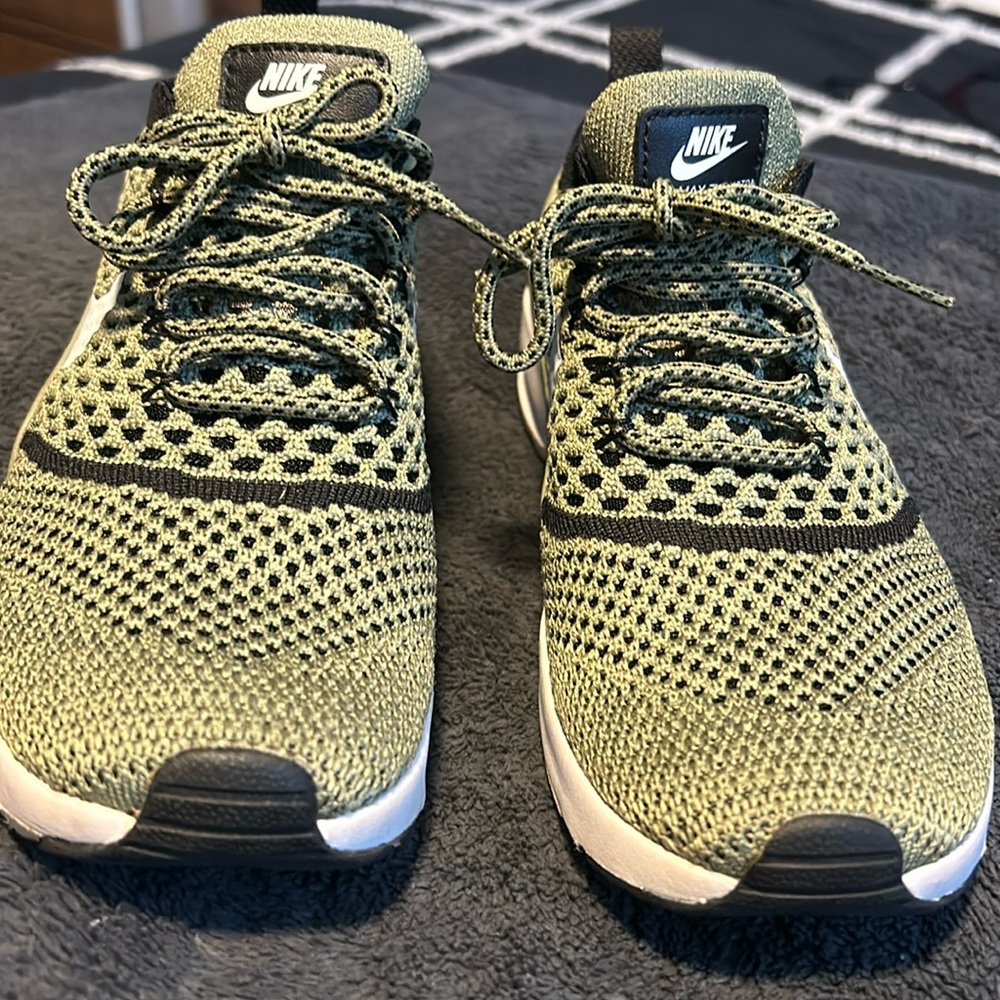 Nike Air Max Thea Flyknit- Palm Green
